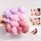 Set mit 12 ultraweichen Make-up-Schwämmchen.