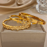 Bracelet en acier inoxydable unisexe – strass brillants, breloques fleurs, manchette étanche, cadeau élégant 𝓑2𝓢