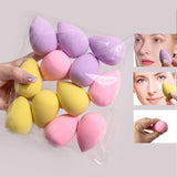 Set mit 12 ultraweichen Make-up-Schwämmchen.