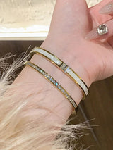Bracelet Bangle Femme en Acier Titane Plaqué Or avec Zircon 𝓑2𝓢