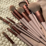 Make-up Pinselset für Foundation, Puder und Blending.