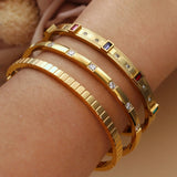 Set de 3 Bracelets Joncs Dorés avec Pierres Étincelantes 𝓑2𝓢