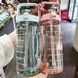 Bouilloire en plastique de 2 litres, grande bouteille d'eau de voyage Portable avec paille, tasse de sport et de Fitness, grande tasse de graisse universelle pour adulte