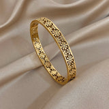 Bracelet manchette à fleurs en acier inoxydable 316L pour femmes, mode creuse florale esthétique Couple poignet empilé, bijoux cadeaux 𝓑2𝓢