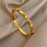 Bracelet en acier inoxydable unisexe – strass brillants, breloques fleurs, manchette étanche, cadeau élégant 𝓑2𝓢